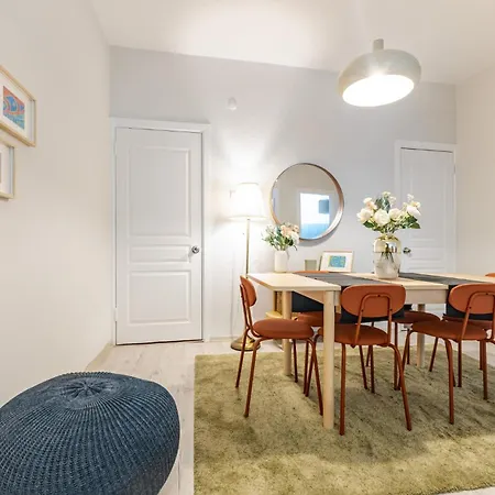 Chic And Roomy Flat Near Citys Nisantasi Mall Apartment
