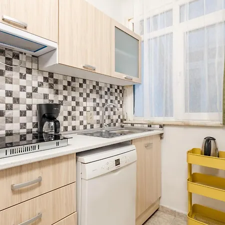 Chic And Roomy Flat Near Citys Nisantasi Mall イスタンブール